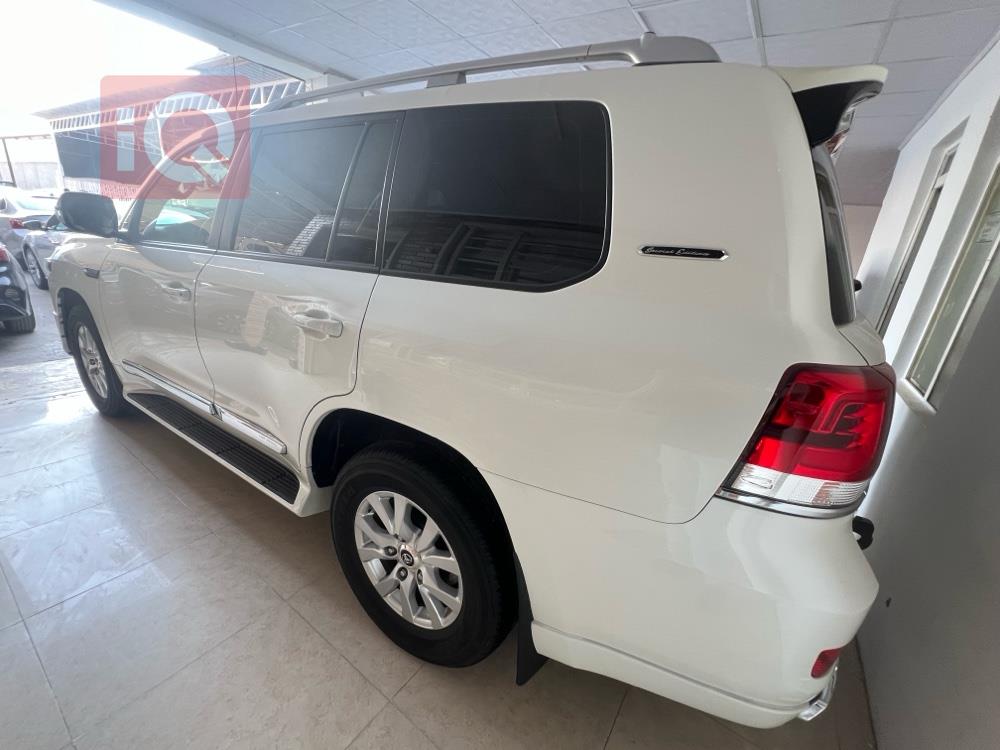 تويوتا لاندكروزر